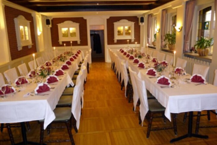 Ballroom/Hall 11 of 16