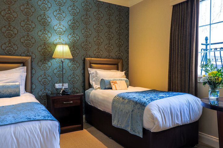 Room 18 of 60