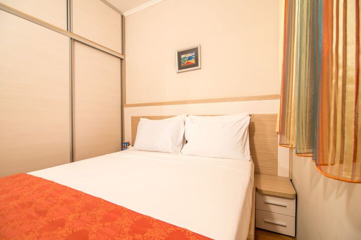 Room 9 of 94