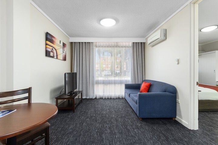Room 19 of 28