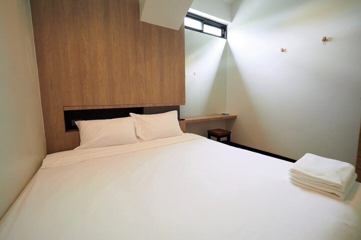 Room 13 of 64