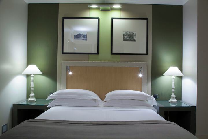 Room 32 of 44