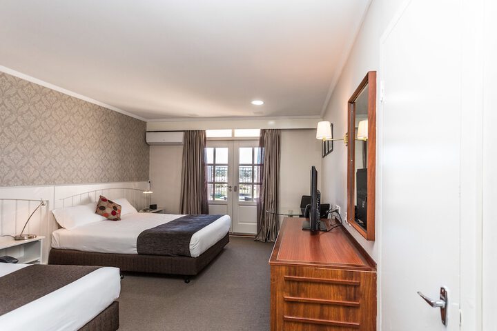 Room 7 of 49