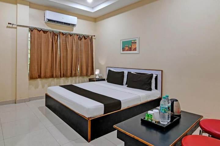 Room 6 of 28
