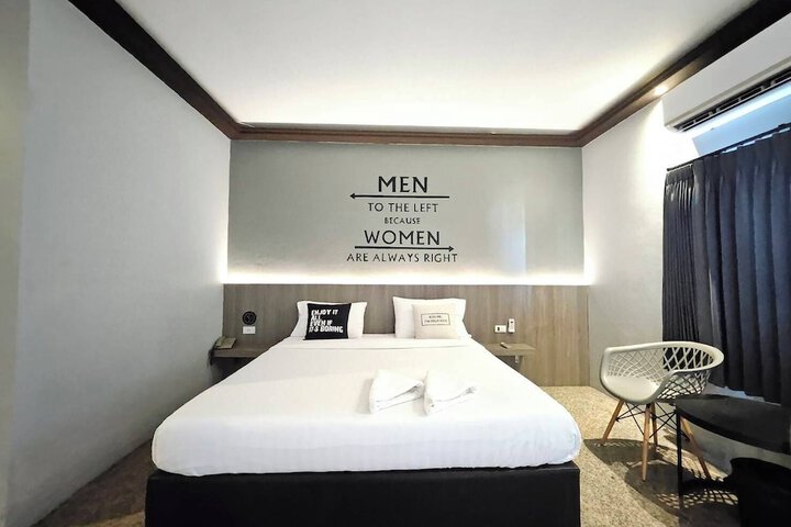 Room 10 of 27