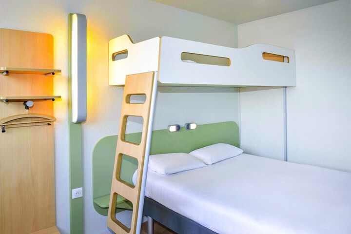 Room 7 of 35