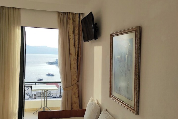 Room 54 of 177