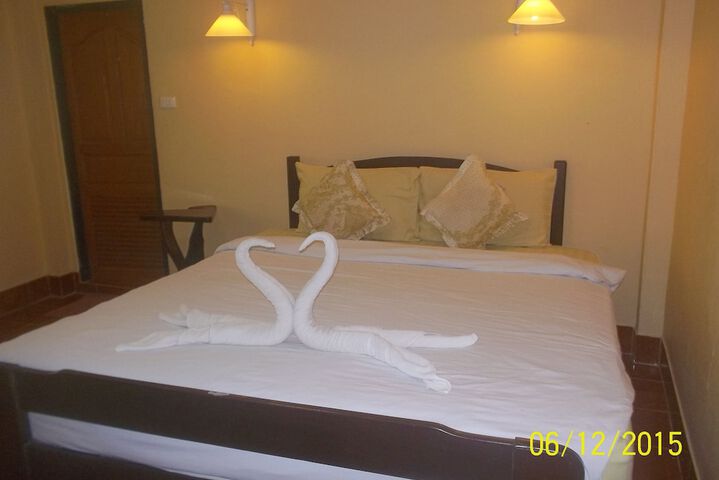 Room 3 of 128