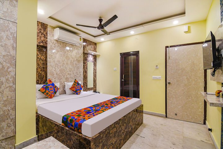 Fabhotel Divine Chariot