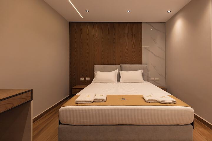 Room 5 of 95