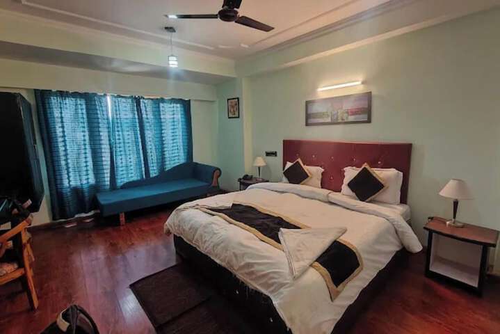 Room 5 of 15