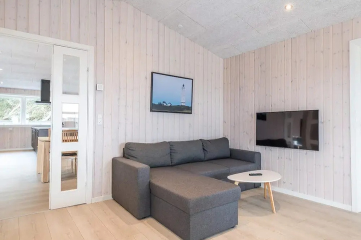 Room 4 of 22