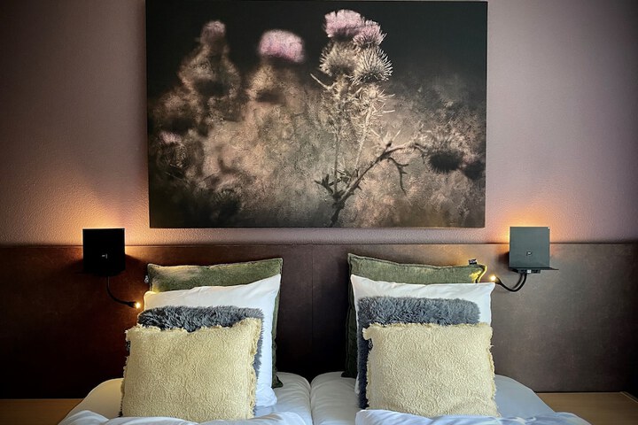 Room 6 of 52