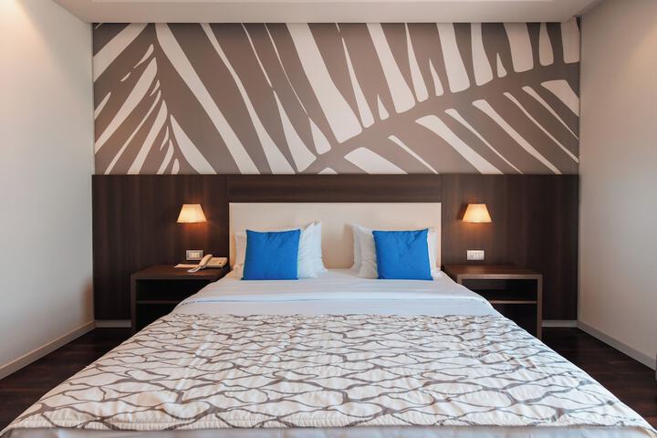 Room 6 of 36