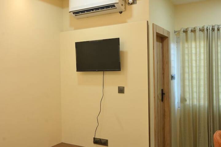 Room 15 of 28