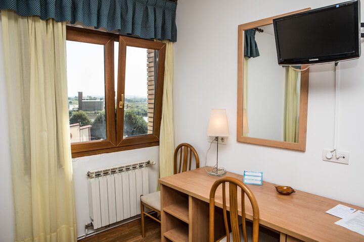 Room 16 of 37