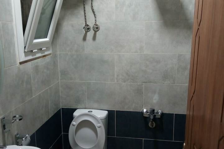 Room 16 of 25