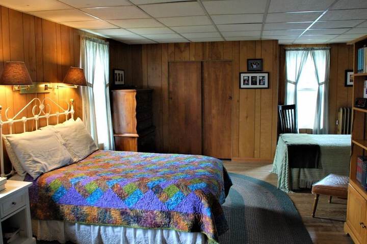 Room 13 of 19