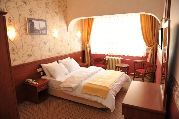 Room 11 of 46