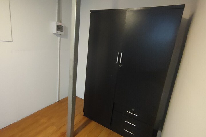 Room 13 of 30