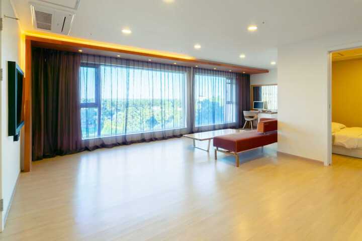 Room 16 of 45