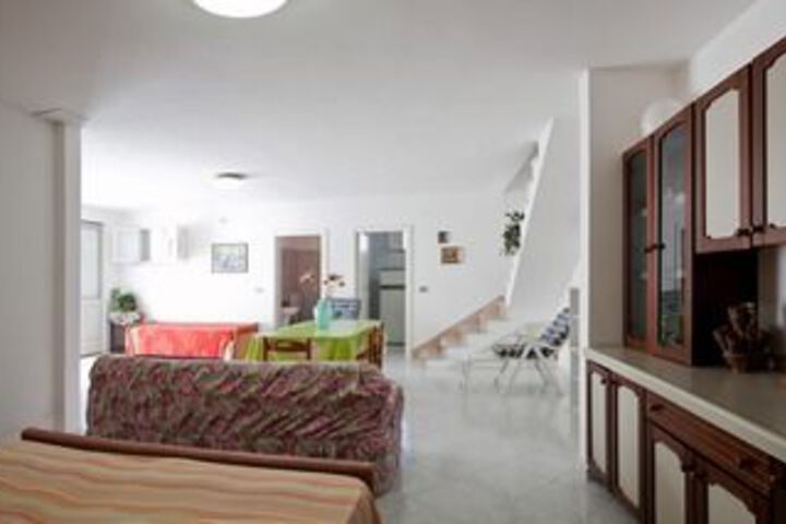 Room 15 of 22