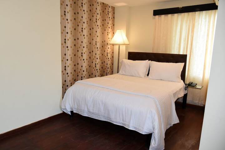 Room 4 of 20