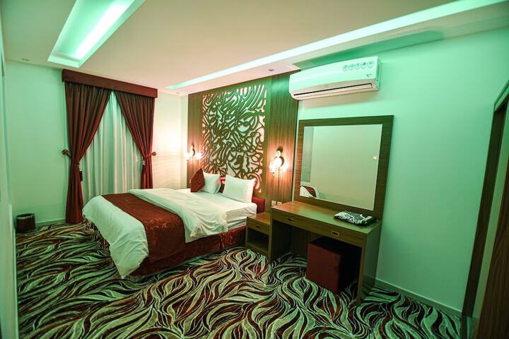 Room 10 of 43