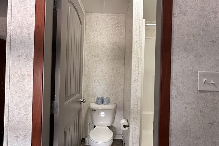 Room 6 of 13
