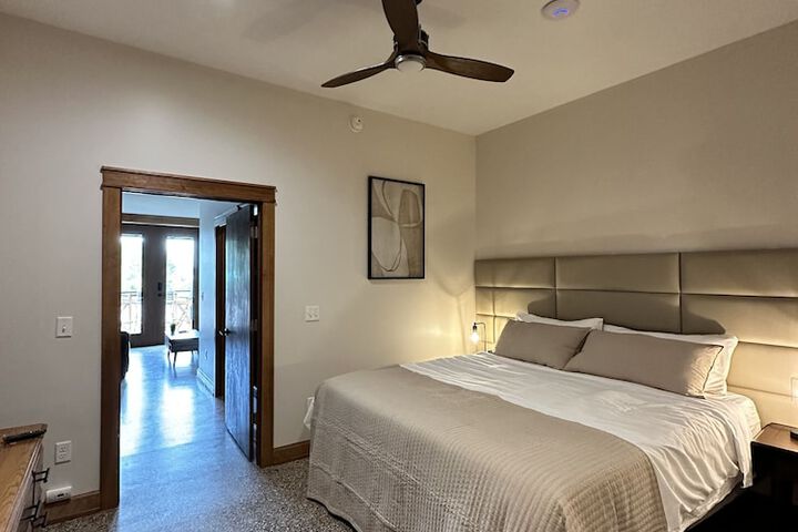Room 6 of 54