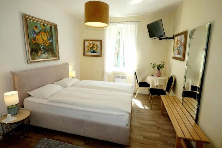 Room 3 of 36