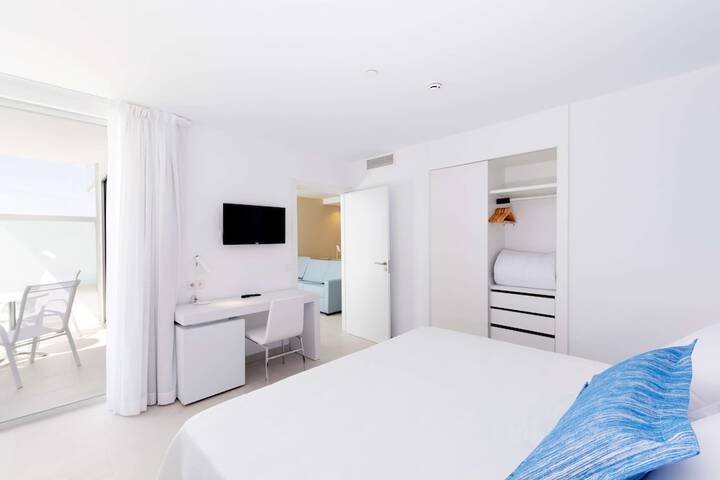 Room 54 of 282