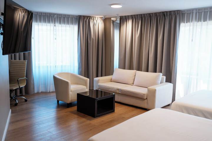 Room 10 of 43
