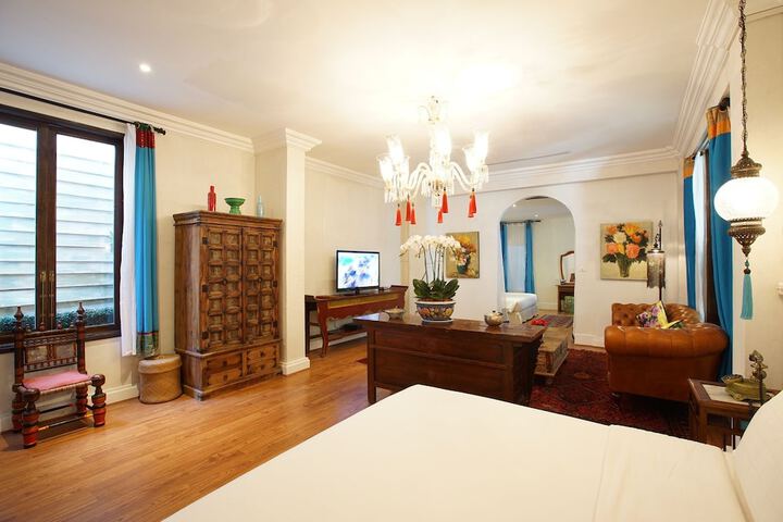 Room 3 of 47
