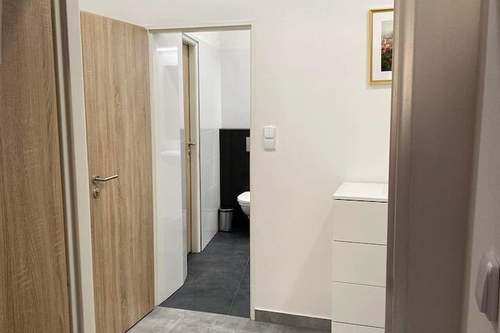 Room 198 of 236