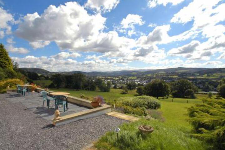 Frondderw Country House Bed & Breakfast