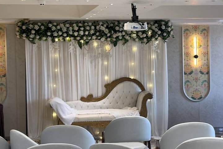 Ballroom/Hall 115 of 121