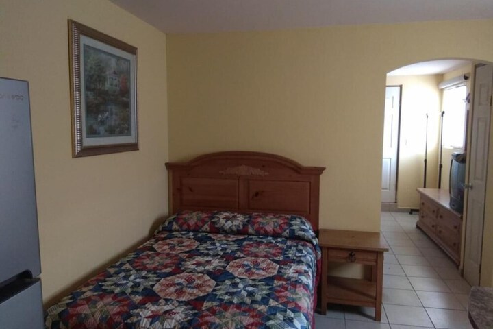 Room 9 of 18