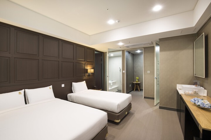 Room 14 of 47