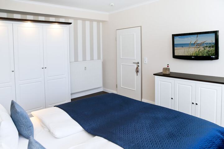 Room 30 of 77