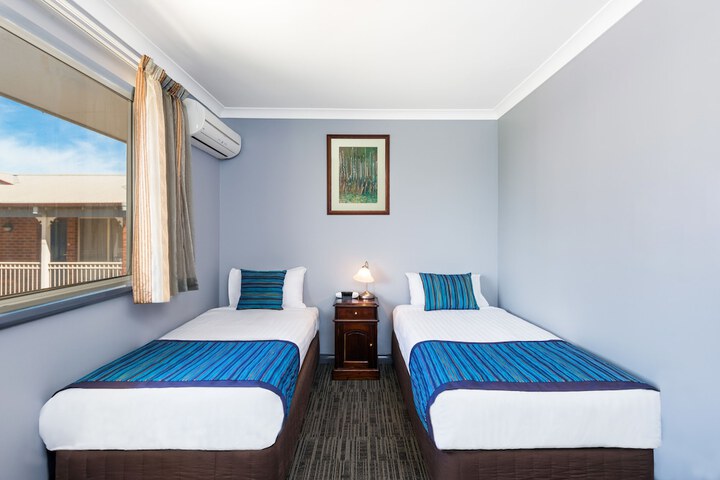 Room 7 of 36