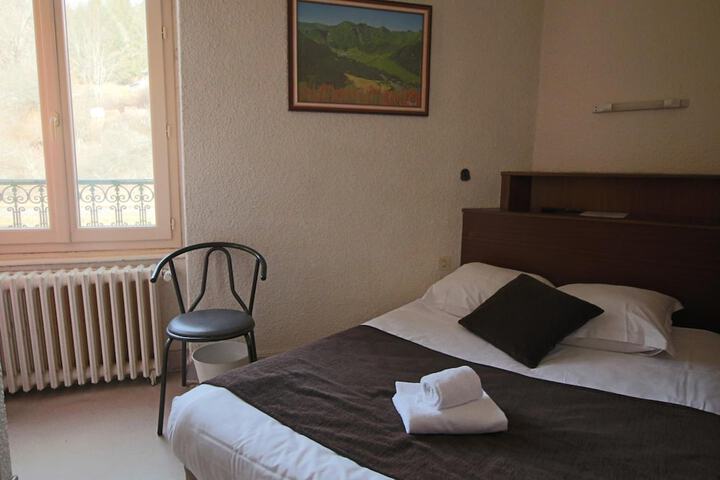 Room 5 of 44
