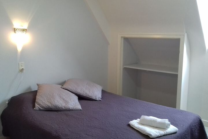 Room 3 of 27