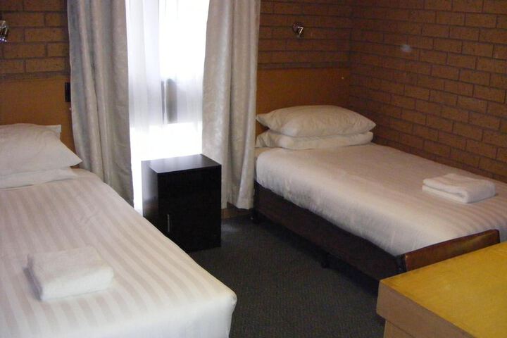 Room 11 of 22