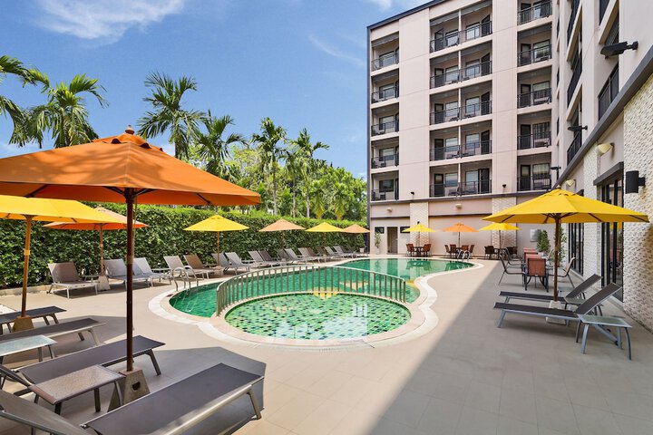 Pool Hotel