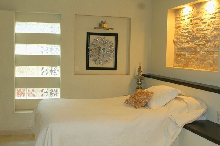 Room 9 of 20