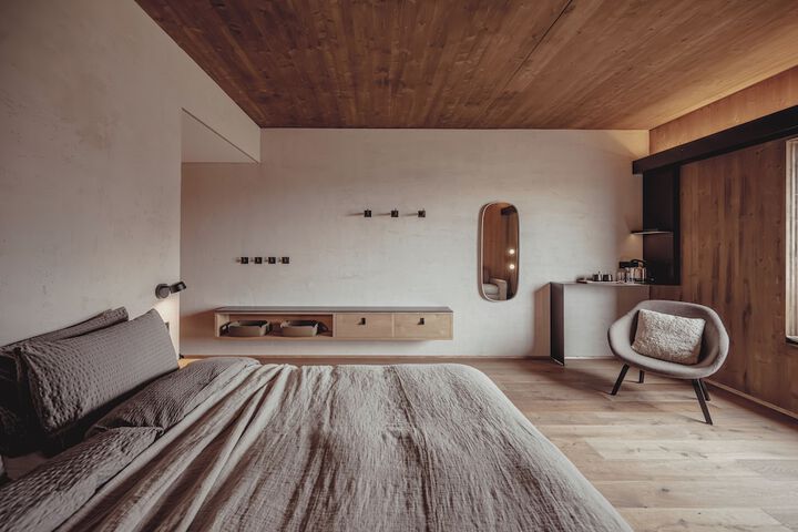 Room 9 of 54