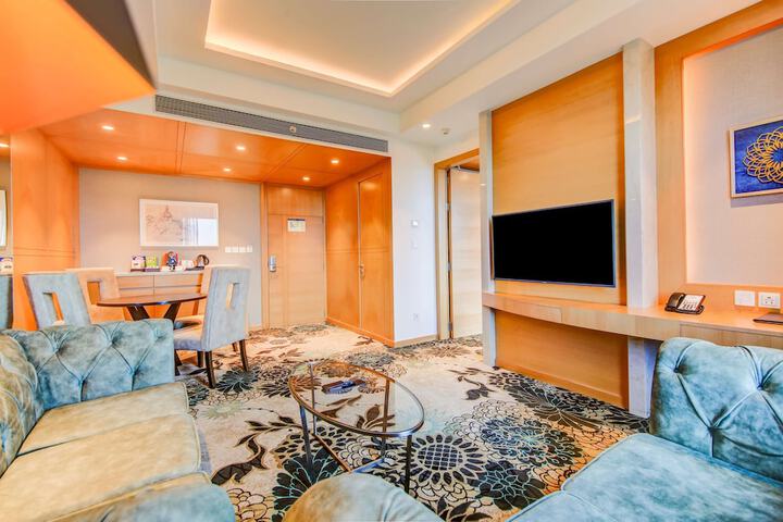 Room 51 of 140