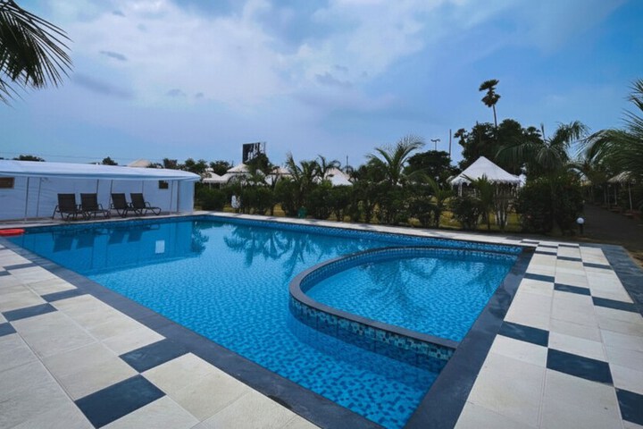 Pool 19 of 28