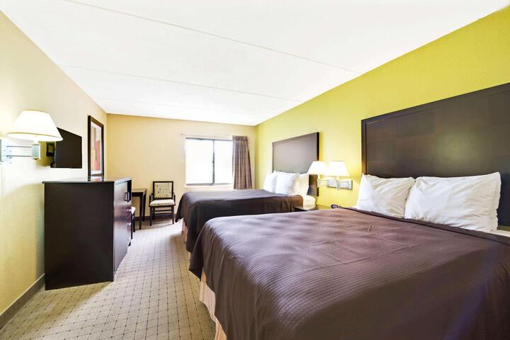 Double Business Queen Bed (2 of 5)